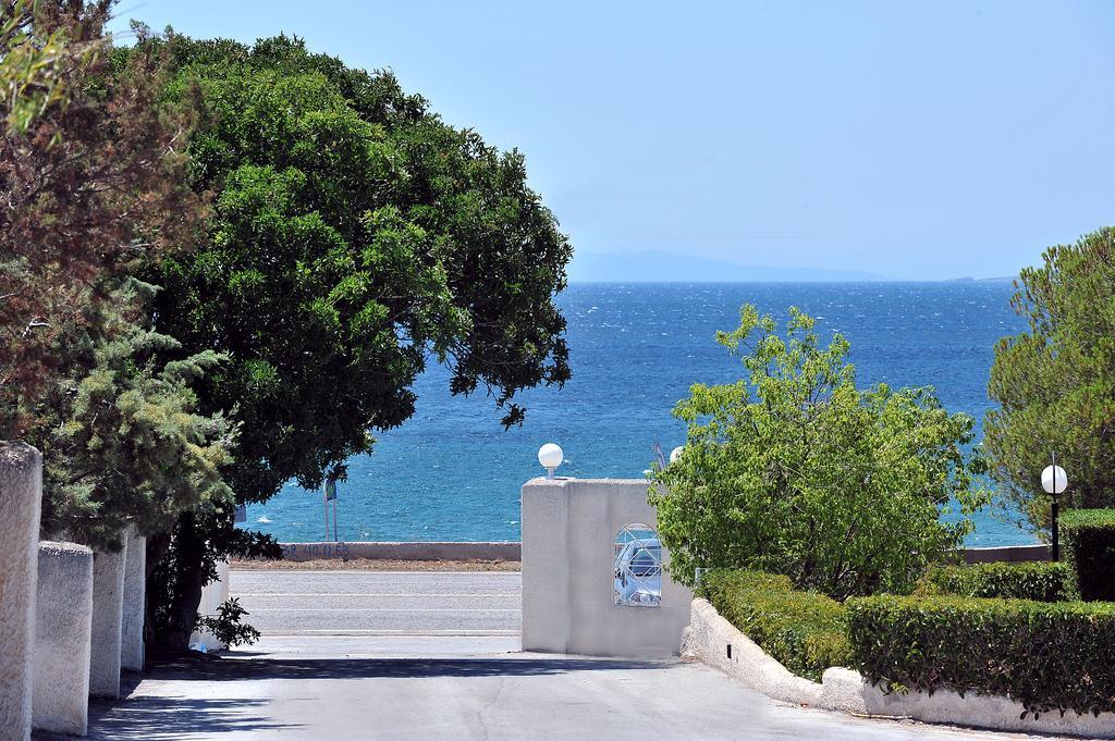 Sarwnisland Villa Lagonisi Exterior photo